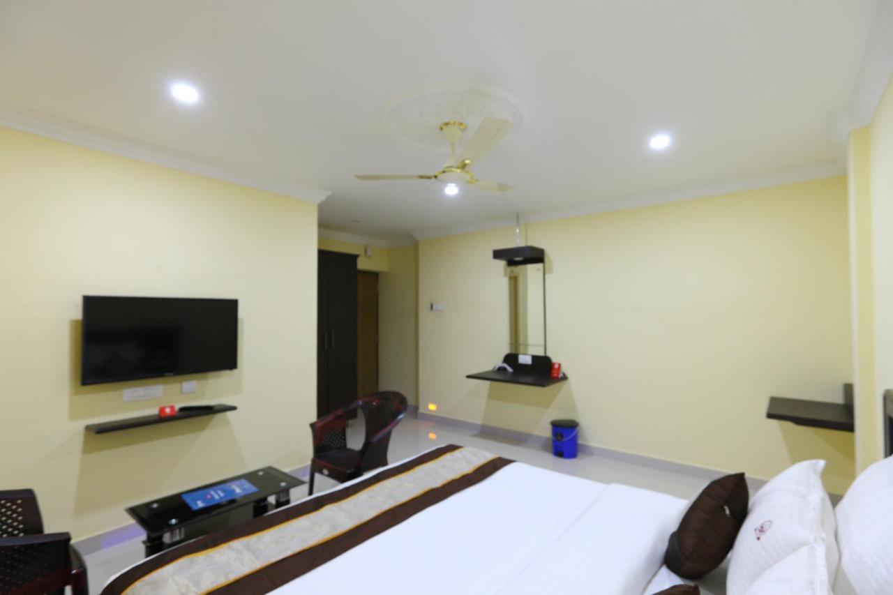 Saibala Transit Hotel Chennai Exterior foto